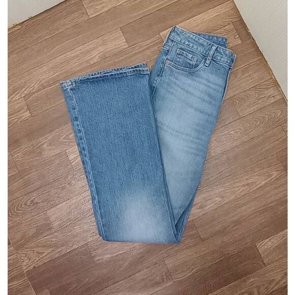 Old Navy highest high-rise, flare with secret smooth  pockets . jeans. Size 8 - Picture 1 of 5